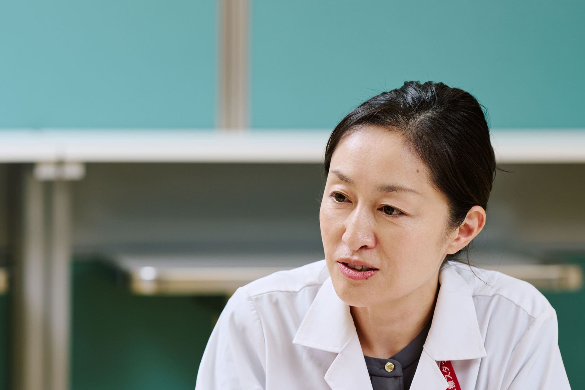 質問に答える阪本先生