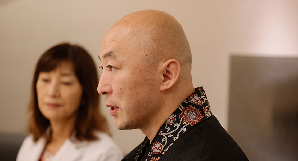発言をする井上さん