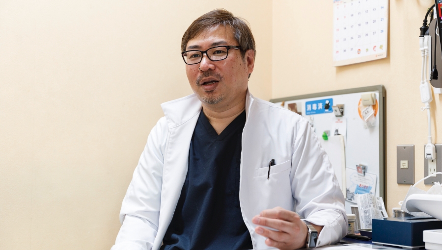 猫について語る獣医師